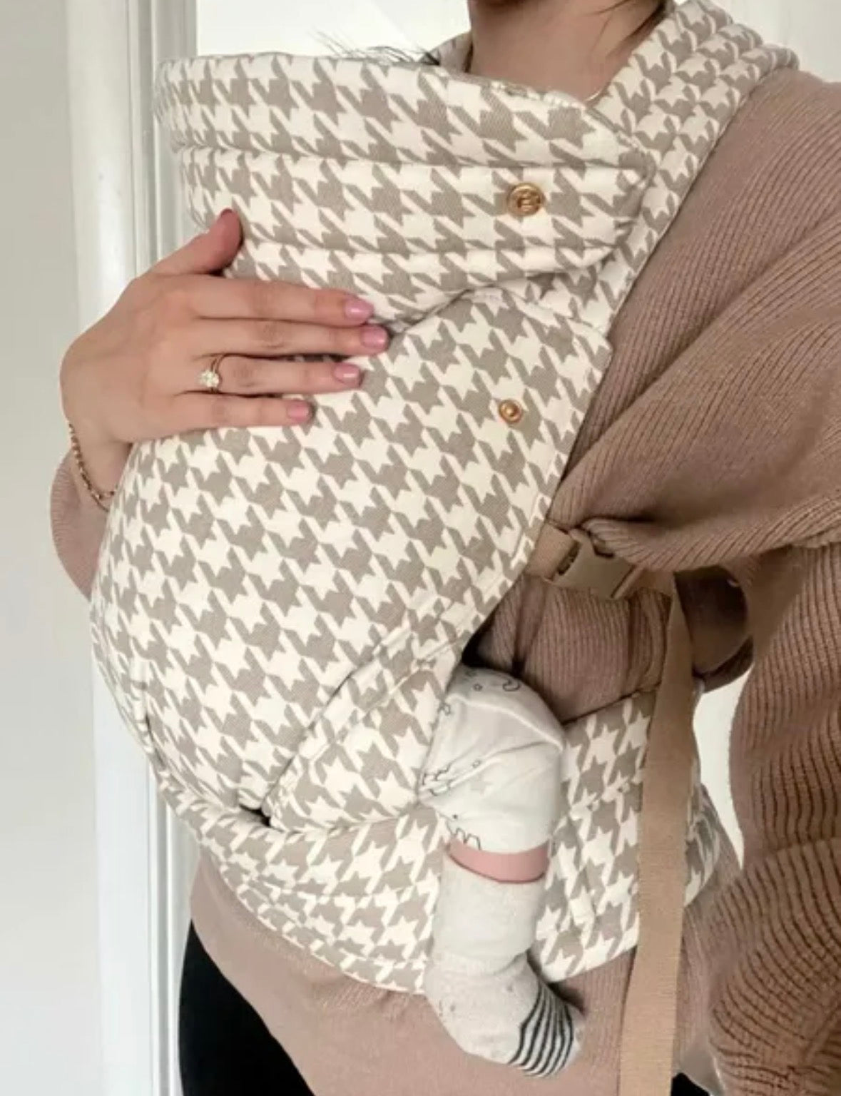 Porte-bébé ergonomique Essentiel MUM 🤎